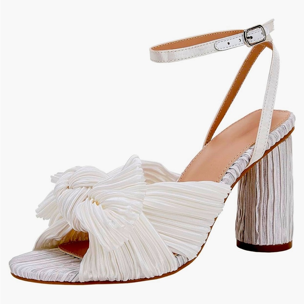 White pleated, heeled sandals with bow